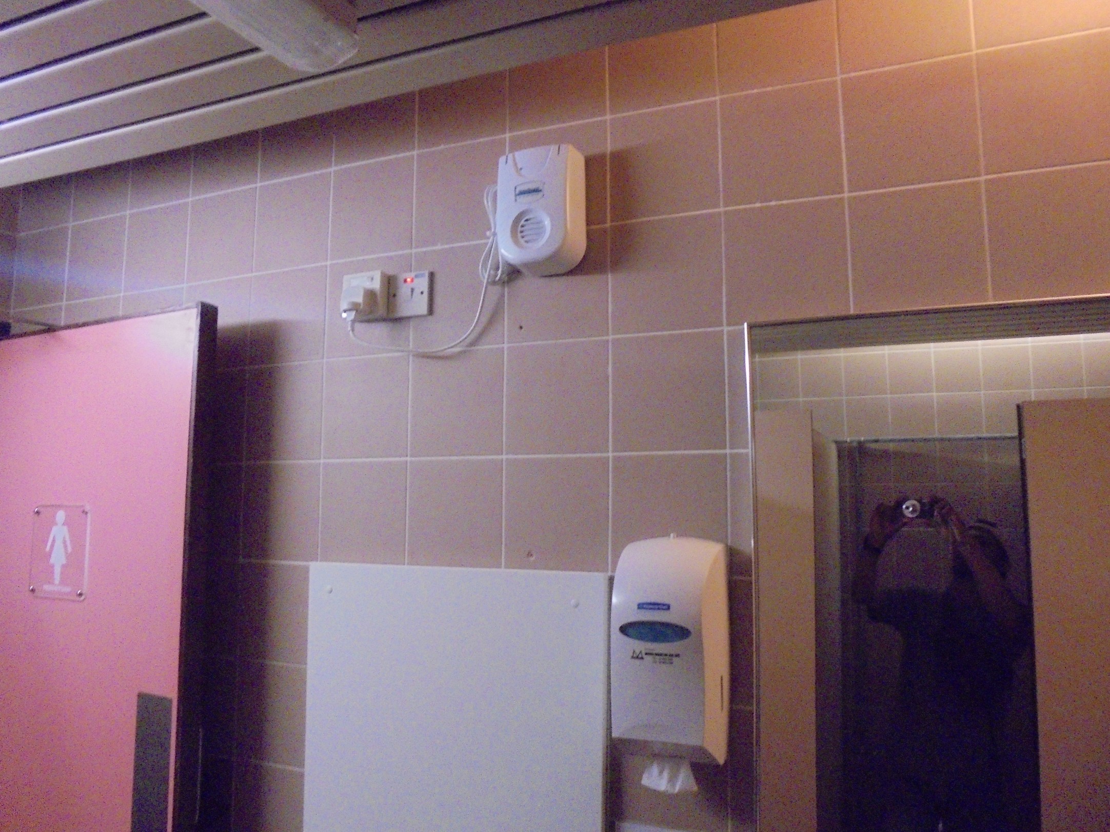 prozone-wall-toilet-3