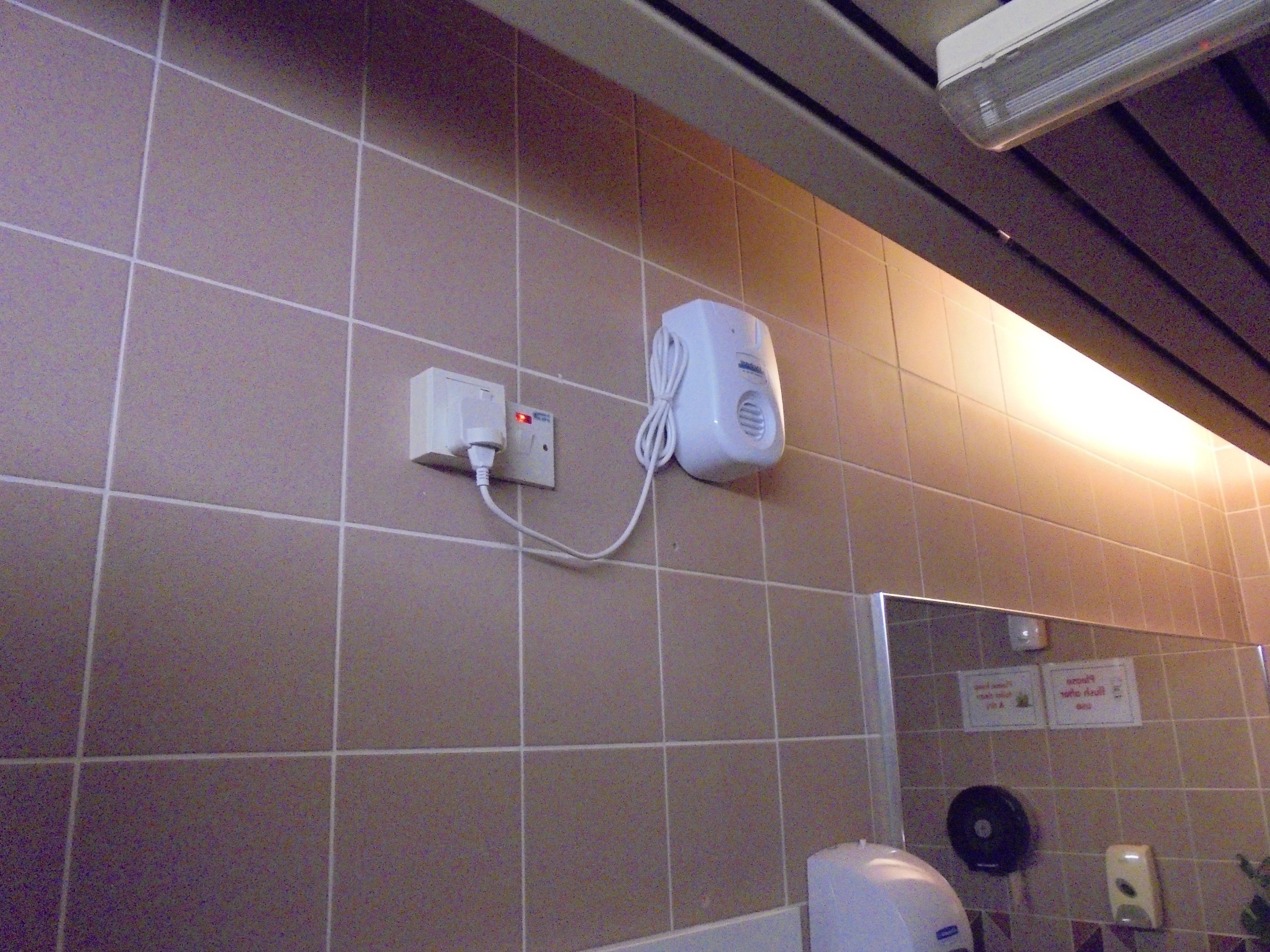 prozone-wall-toilet-1